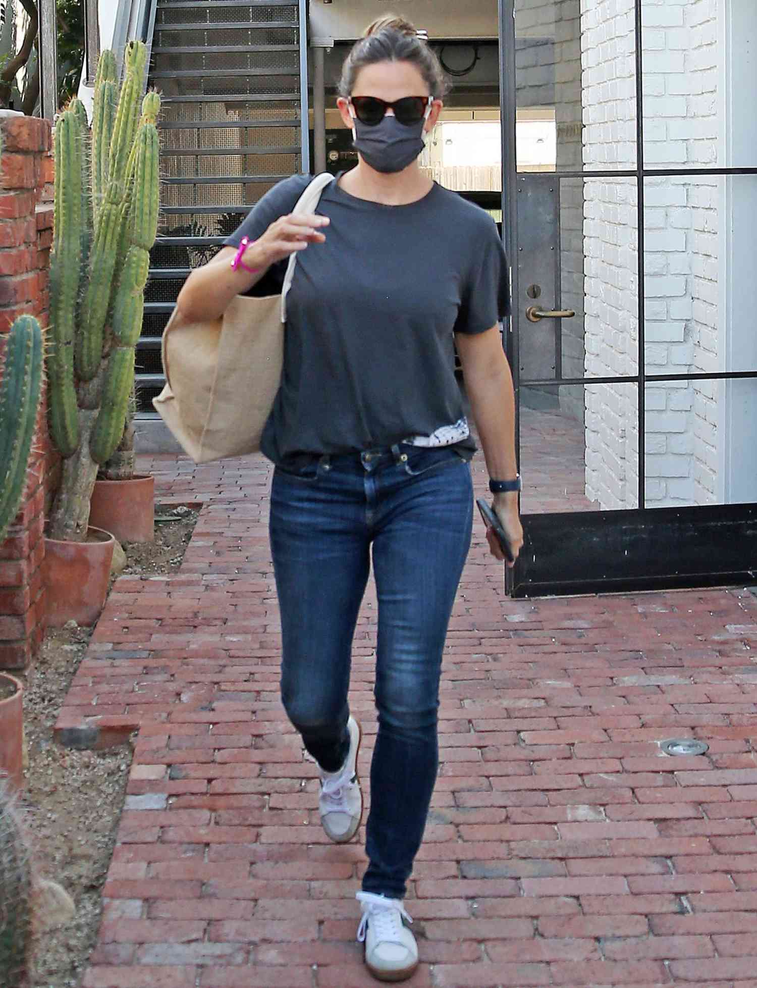 Jennifer Garner leaving a office building in Los Angeles