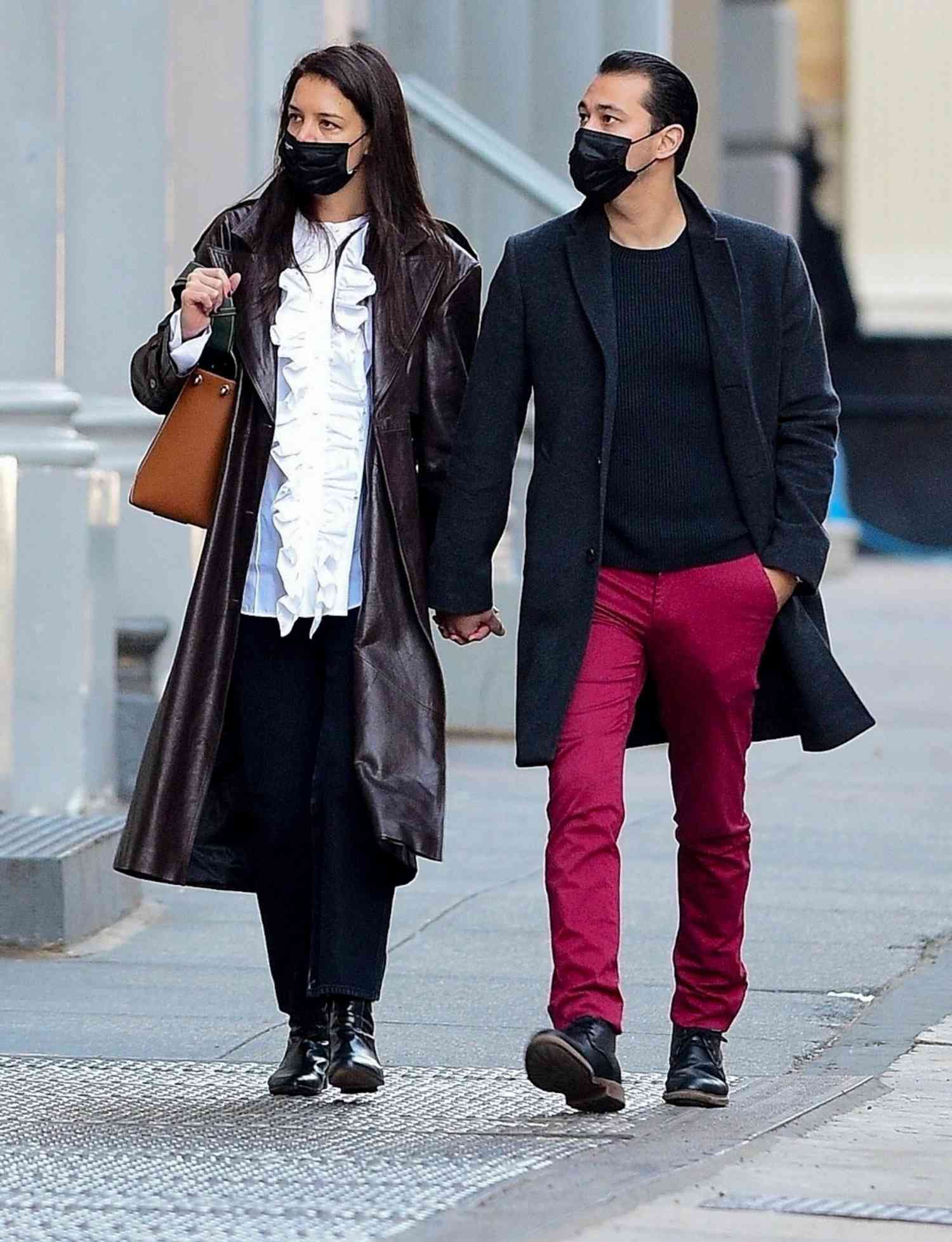Katie Holmes and Emilio Vitolo Jr. hold hands as they go shopping in NYC