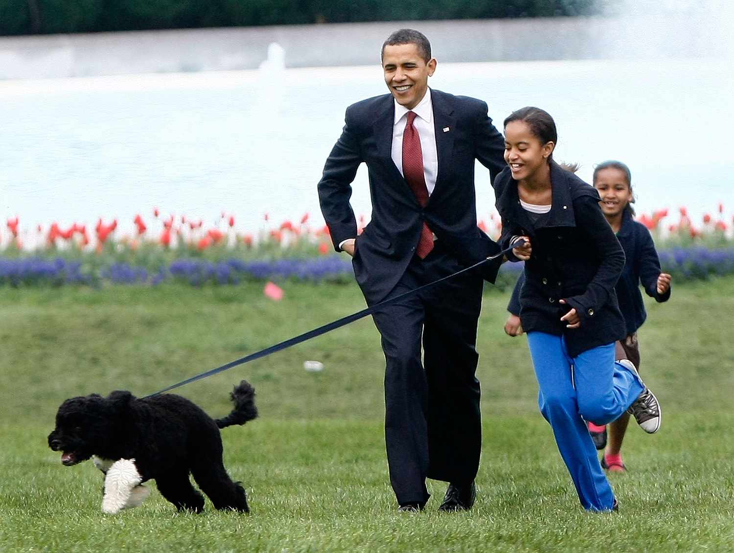 President Barack Obama with his daughters Malia and Sasha