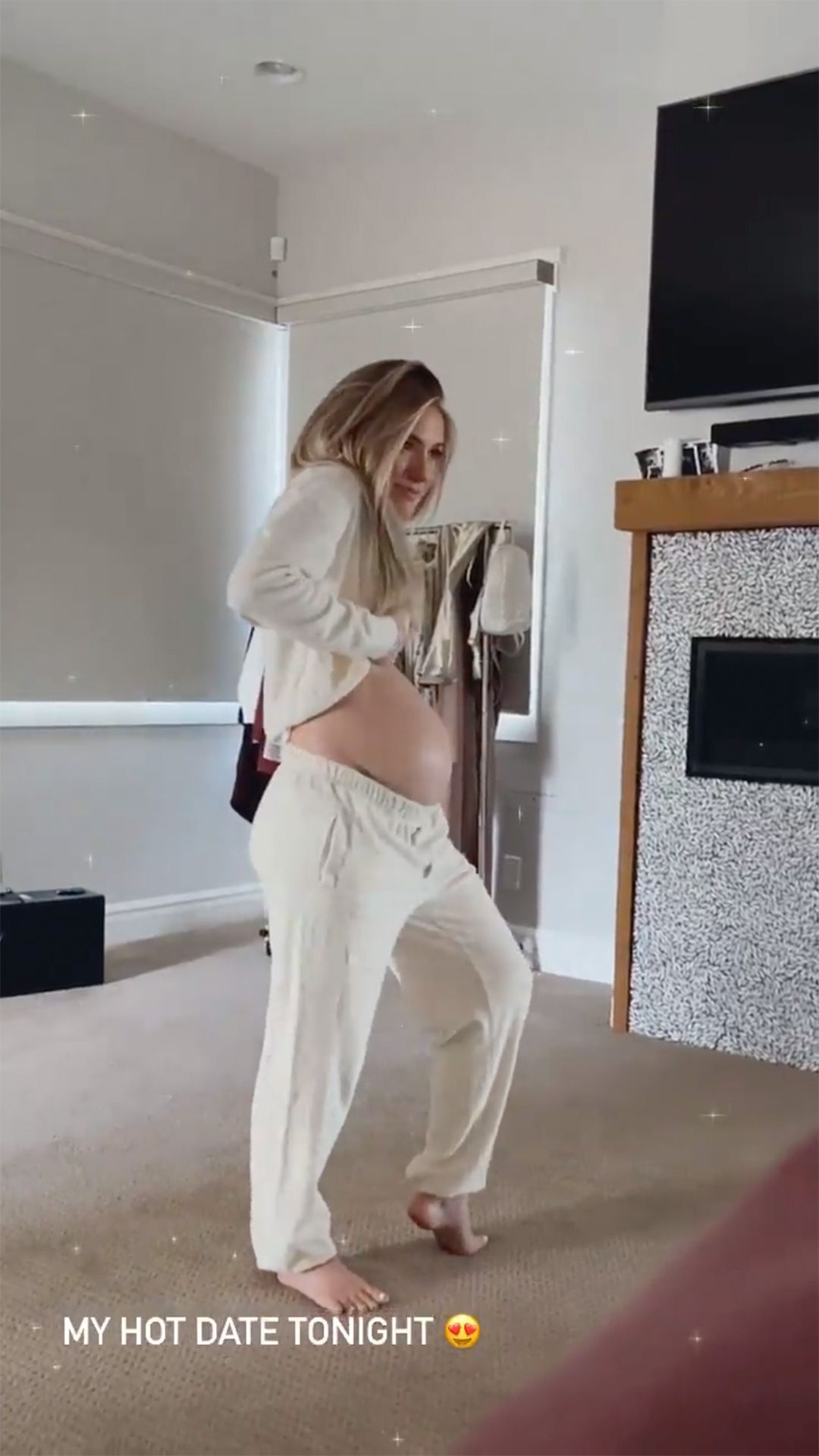 Pregnant Lauren Burnham Excitedly Says She Still Has Abs While Showing Baby Bump