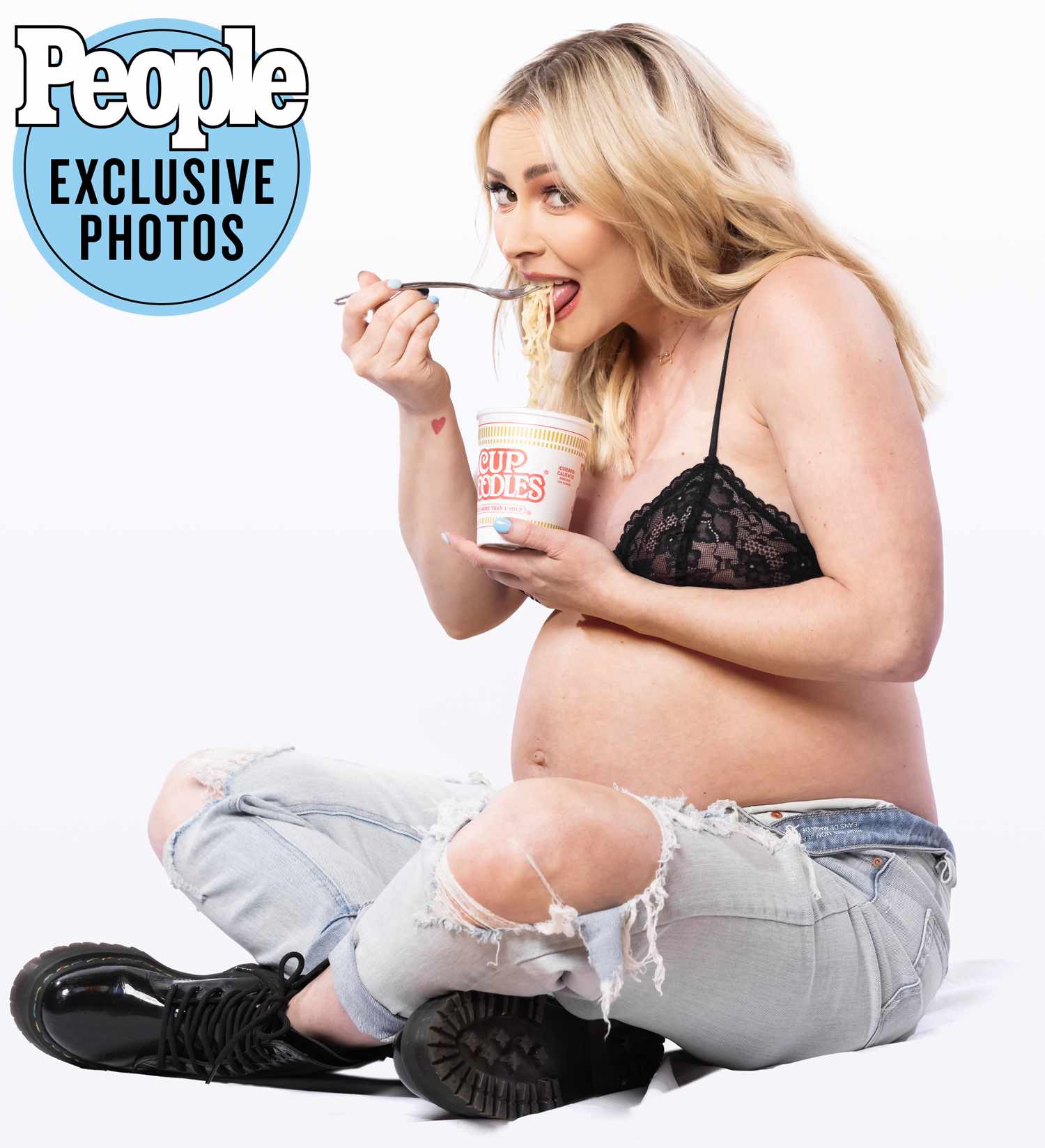 Ex WWE Star Renee Young Share Naked Pregnancy Photos 4