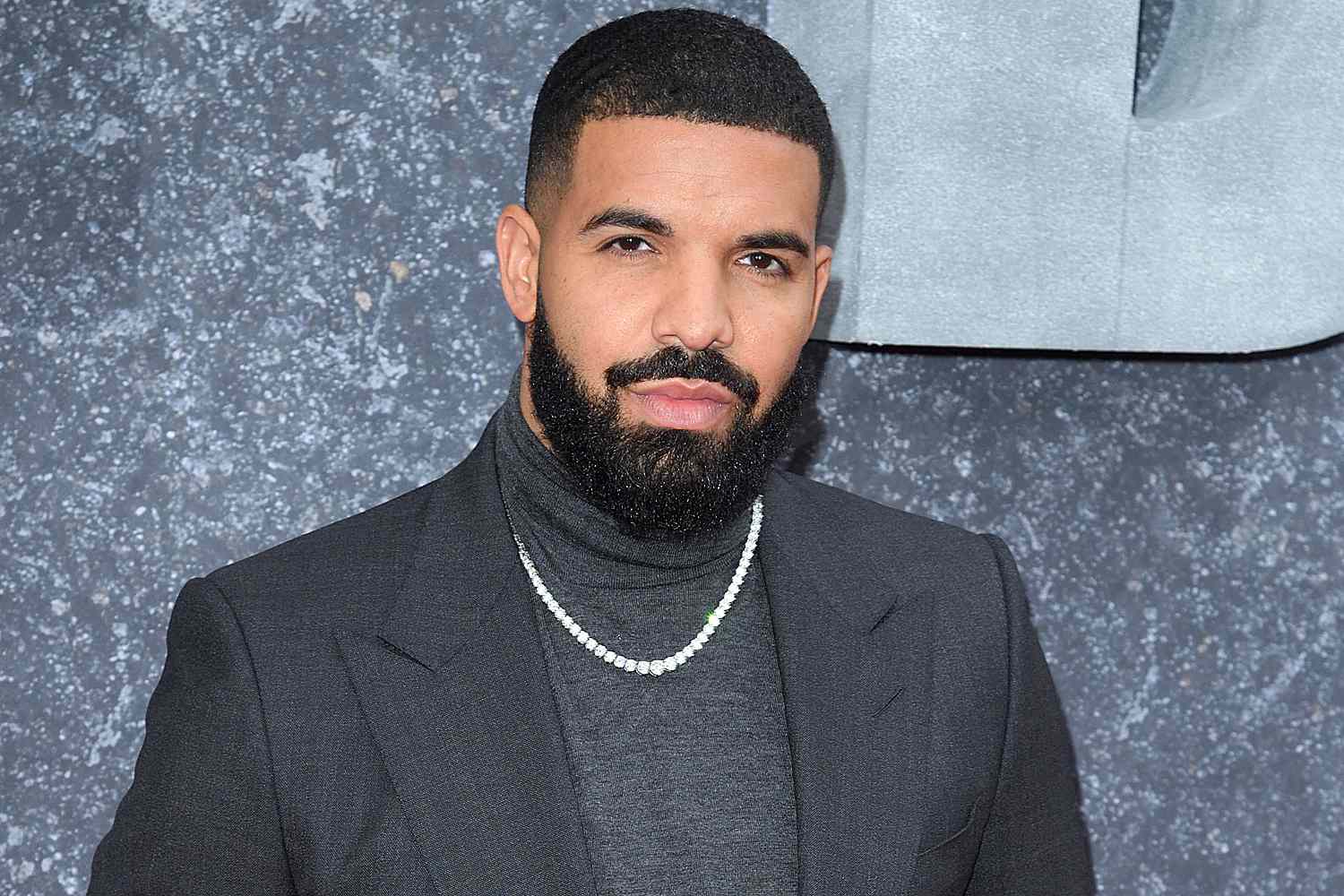 Drake Announces Surprise 7th Album Dropping at Midnight | PEOPLE.com