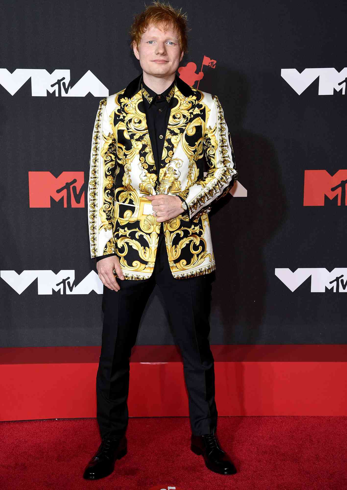 2021 MTV VMAs: Ed Sheeran Performs 'Shivers' | PEOPLE.com