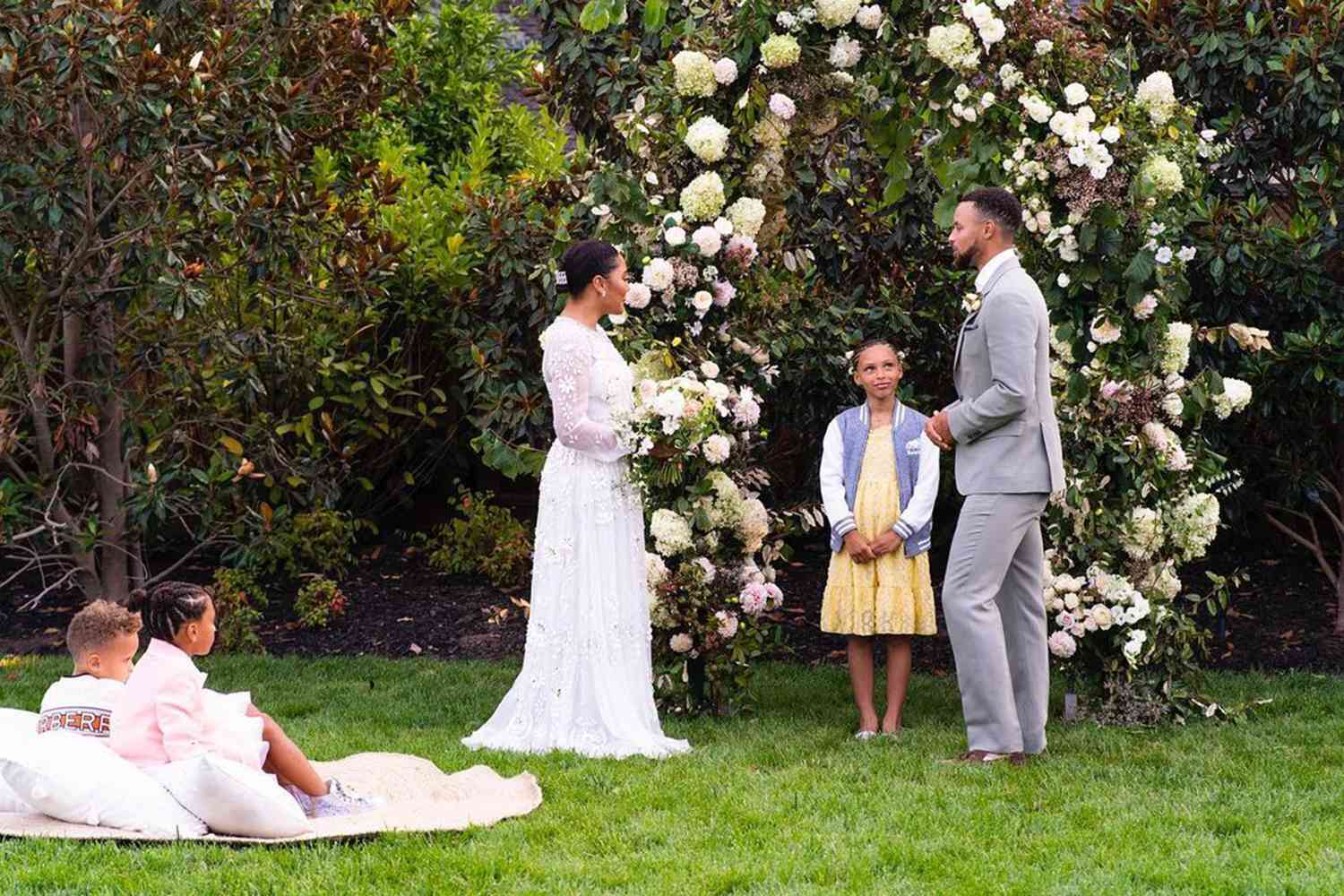 Stephen and Ayesha Curry vow renewal