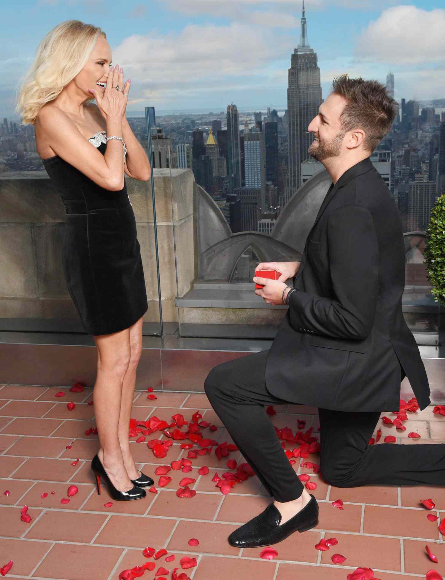Kristin Chenoweth si fidanza alla Rainbow Room seguita da una cena al fresco di Scotto