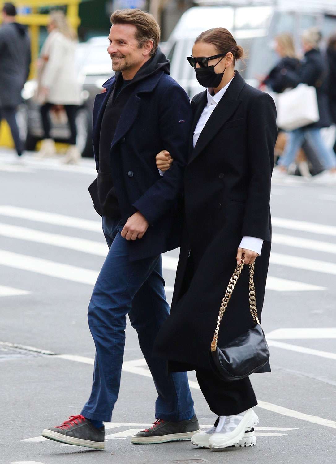 Bradley Cooper, Ex Irina Shayk Walk Arm-in-Arm Together in NYC: Photos |  PEOPLE.com