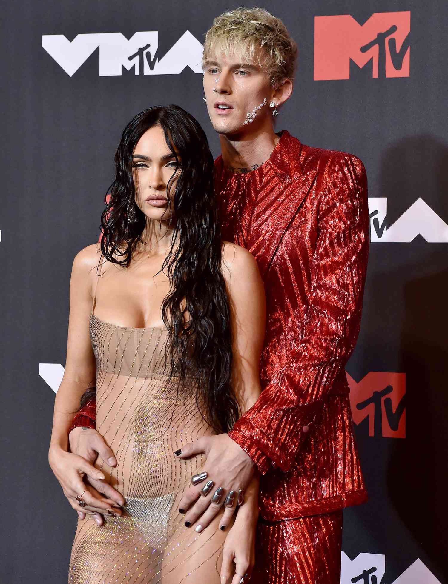 NEW YORK, NEW YORK - SEPTEMBER 12: Megan Fox and Machine Gun Kelly attend the 2021 MTV Video Music Awards at Barclays Center on September 12, 2021 in the Brooklyn borough of New York City. (Photo by Axelle/Bauer-Griffin/FilmMagic)