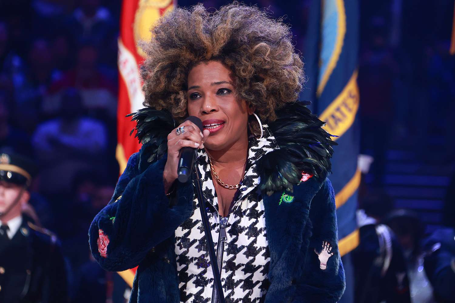 Macy Gray's National Anthem Draws Viral Reaction from LeBron James |  PEOPLE.com