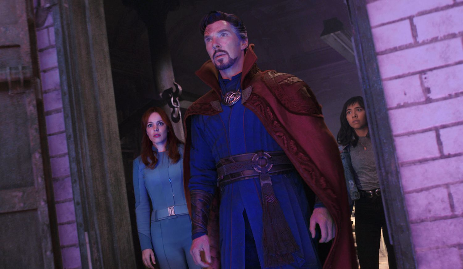 (L-R): Rachel McAdams as Dr. Christine Palmer, Benedict Cumberbatch as Dr. Stephen Strange, and Xochitl Gomez as America Chavez in Marvel Studios' DOCTOR STRANGE IN THE MULTIVERSE OF MADNESS.