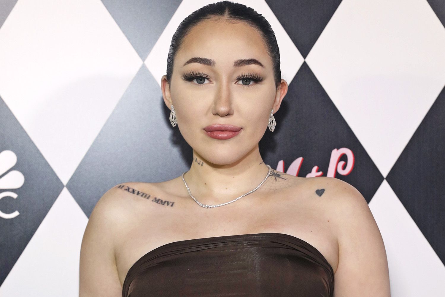 MILEYS NEW YEARS EVE PARTY HOSTED BY MILEY CYRUS AND PETE DAVIDSON -- Pictured: Noah Cyrus arrives on Friday, December 31st -- (Photo by: Aaron Davidson/NBC/NBCU Photo Bank via Getty Images)