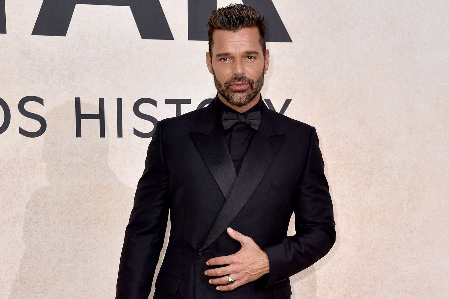 CAP D'ANTIBES, FRANCE - MAY 26: Ricky Martin attends the amfAR Gala Cannes 2022 at Hotel du Cap-Eden-Roc on May 26, 2022 in Cap d'Antibes, France. (Photo by Lionel Hahn/Getty Images)