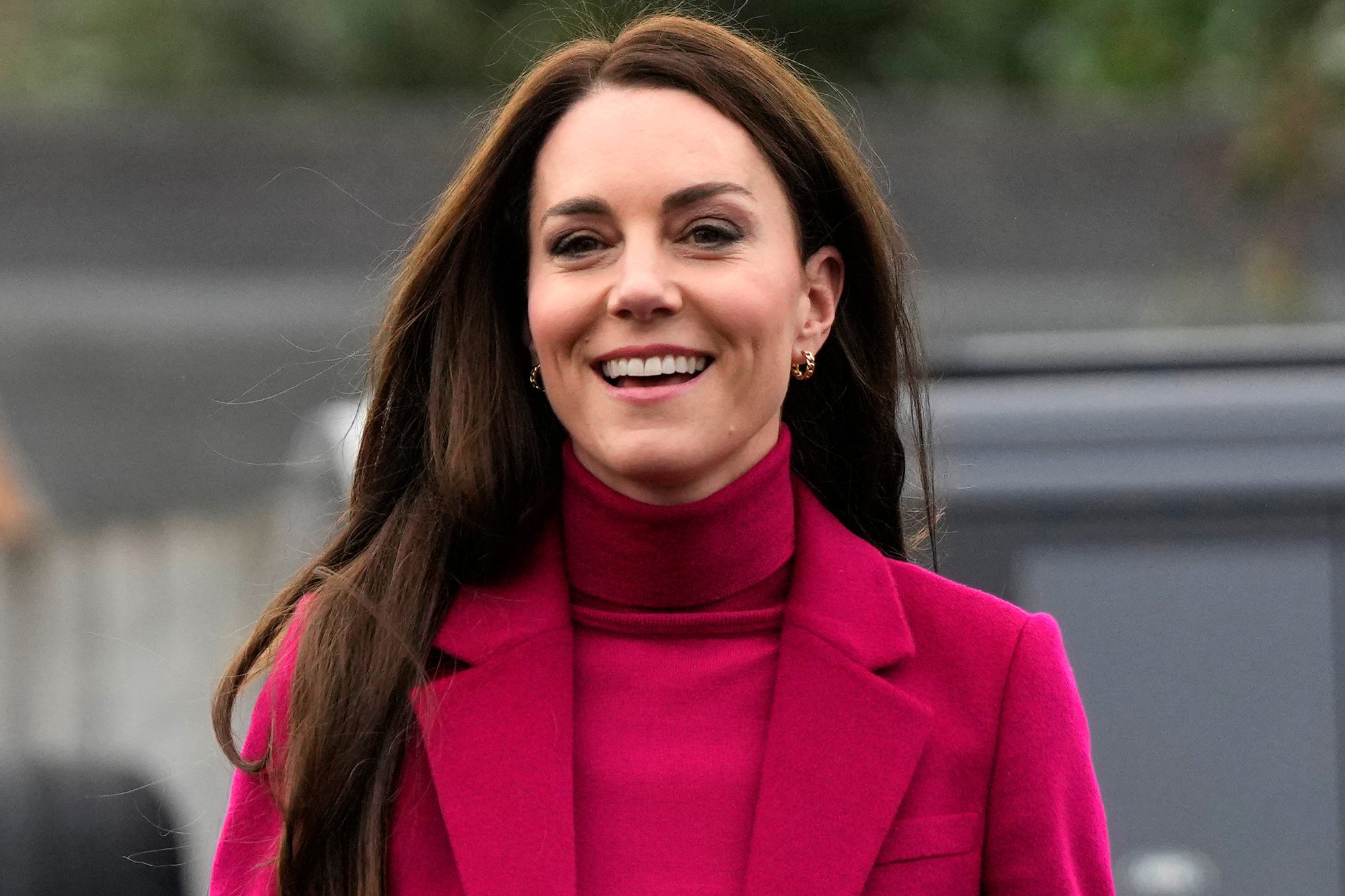 Kate Middleton Pink Sweater and Coat Tout