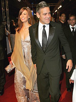 George Clooney y Sarah Larson