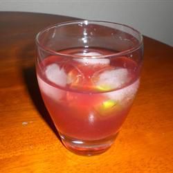 Vodka con jugo de ar&aacute;ndano y lim&oacute;n 