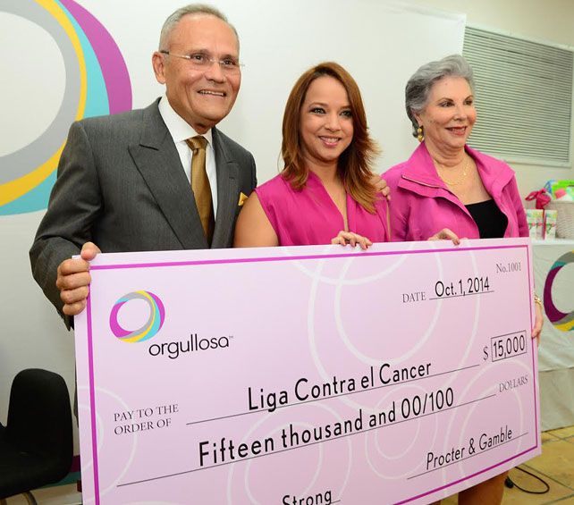 Adamari Lopez en evento contra el cancer en Miami