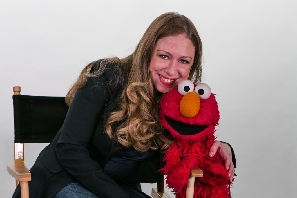 Chelsea Clinton y Elmo