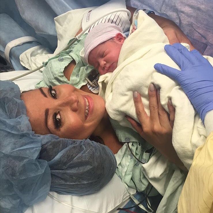Carolina Sandoval y su bebe Amalia Victoria