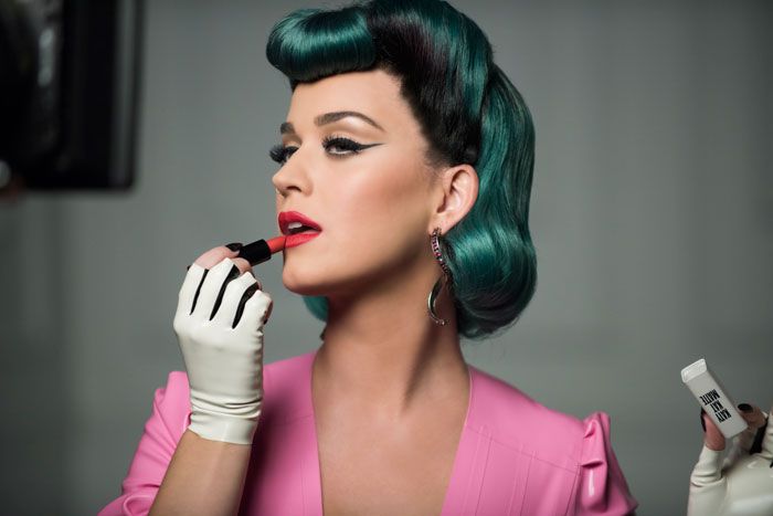 Katy Perry lanzará una línea de maquillaje junto a Cover Girl | People en  Español