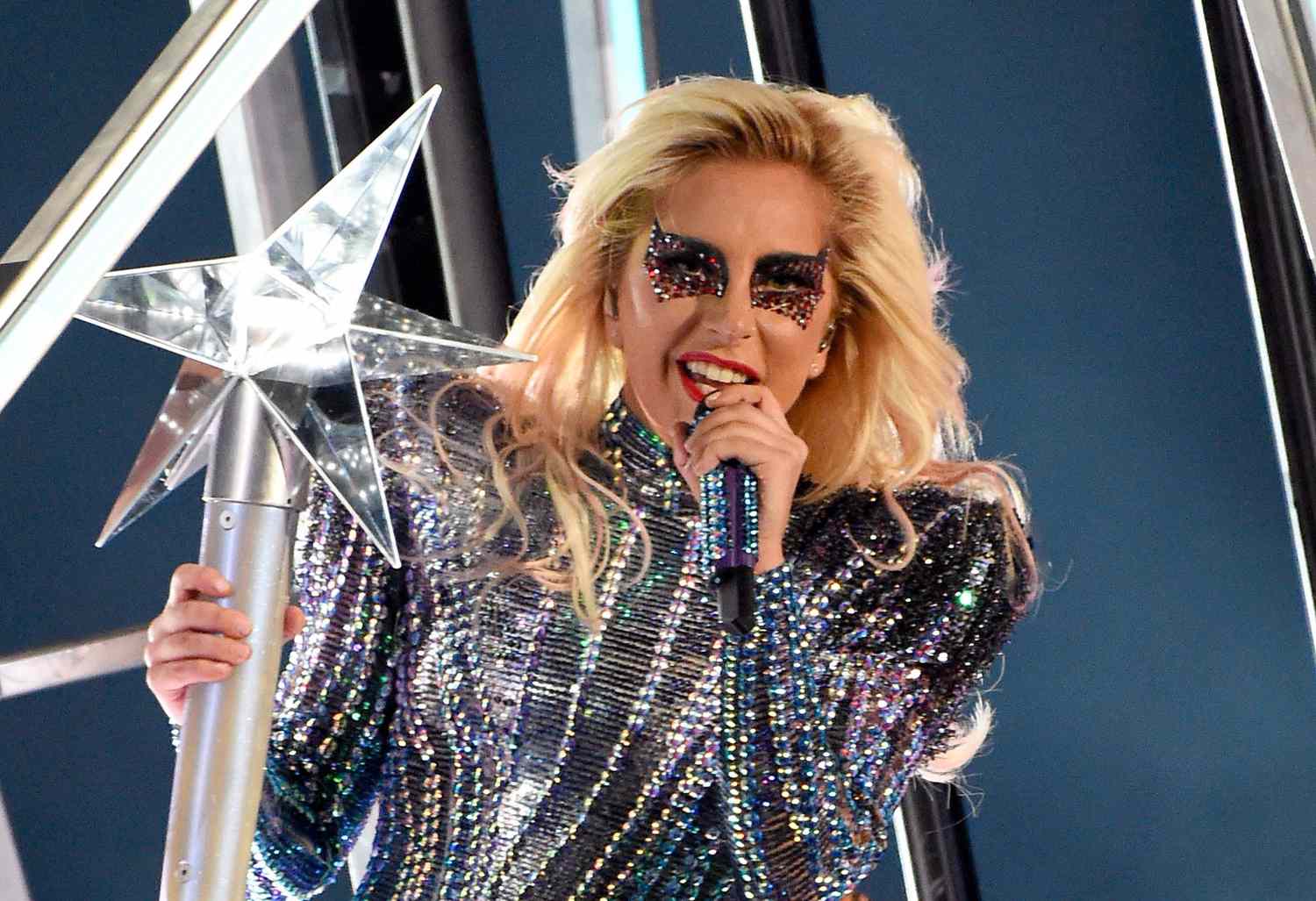 Lady Gaga en el Super Bowl LI Halftime Show