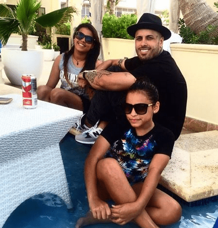Nicky Jam y sus hijas Alyssa y Yarimar