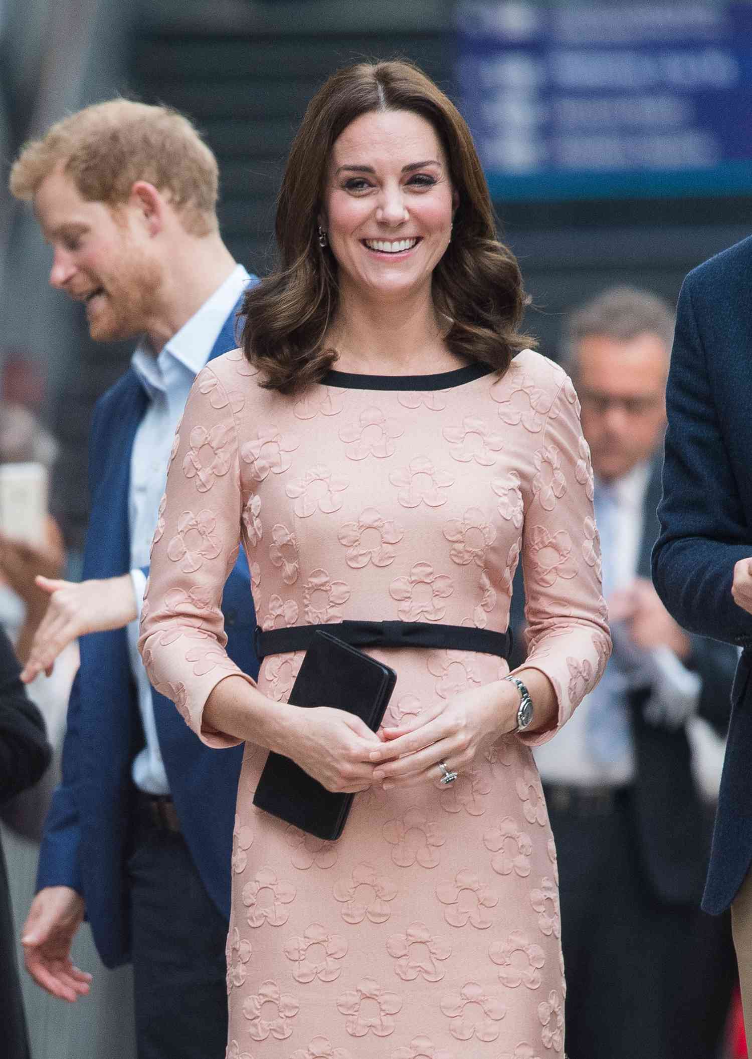 Kate Middleton, esmalte, u&ntilde;as, color,