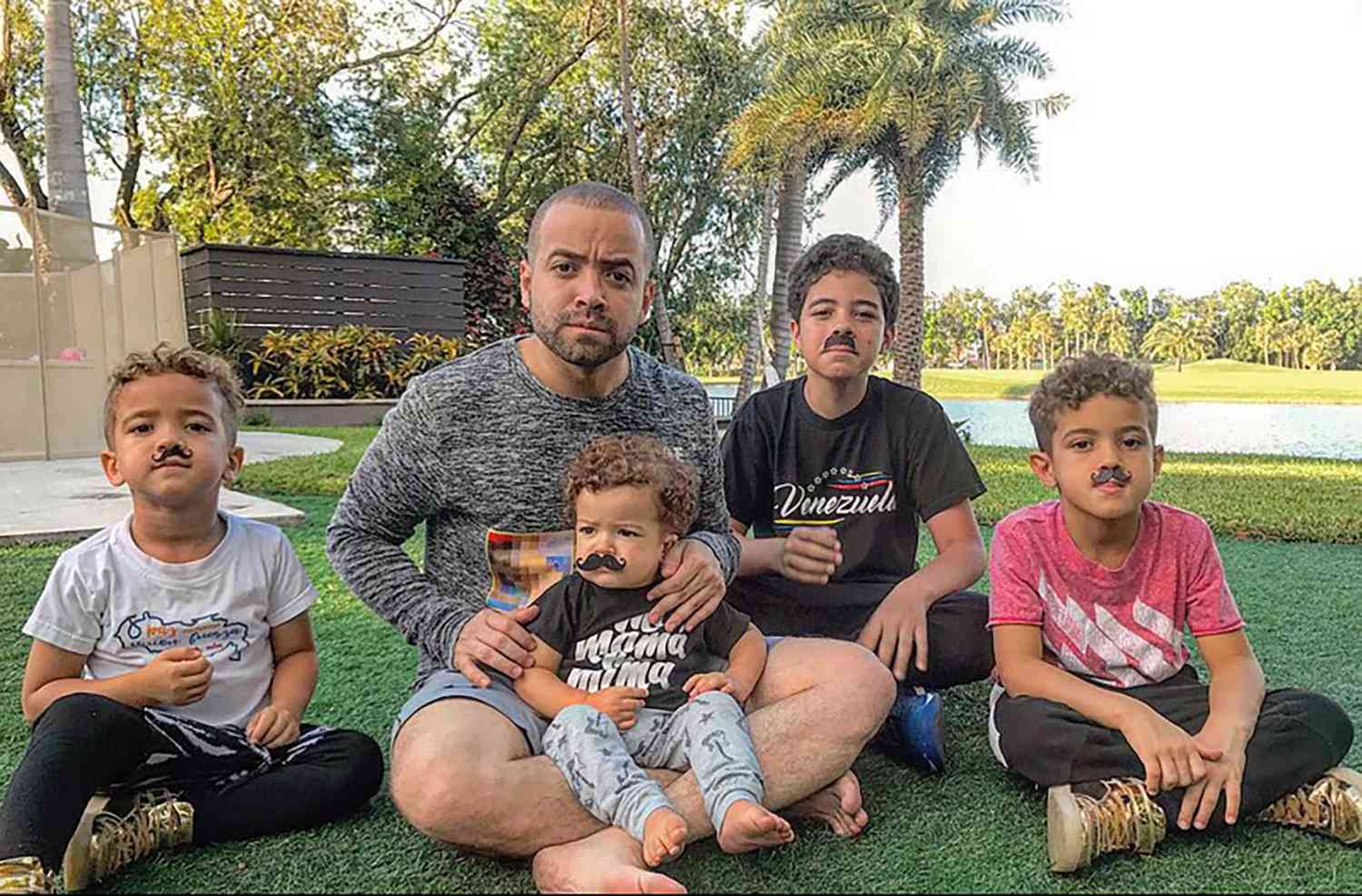 Nacho con sus hijos