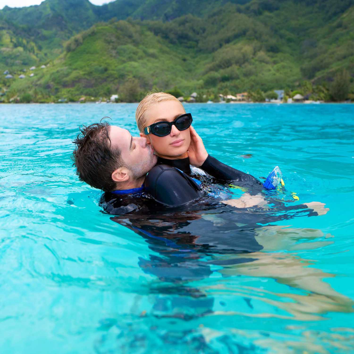 Paris Hilton luna de miel esposo Carter Reum south pacific