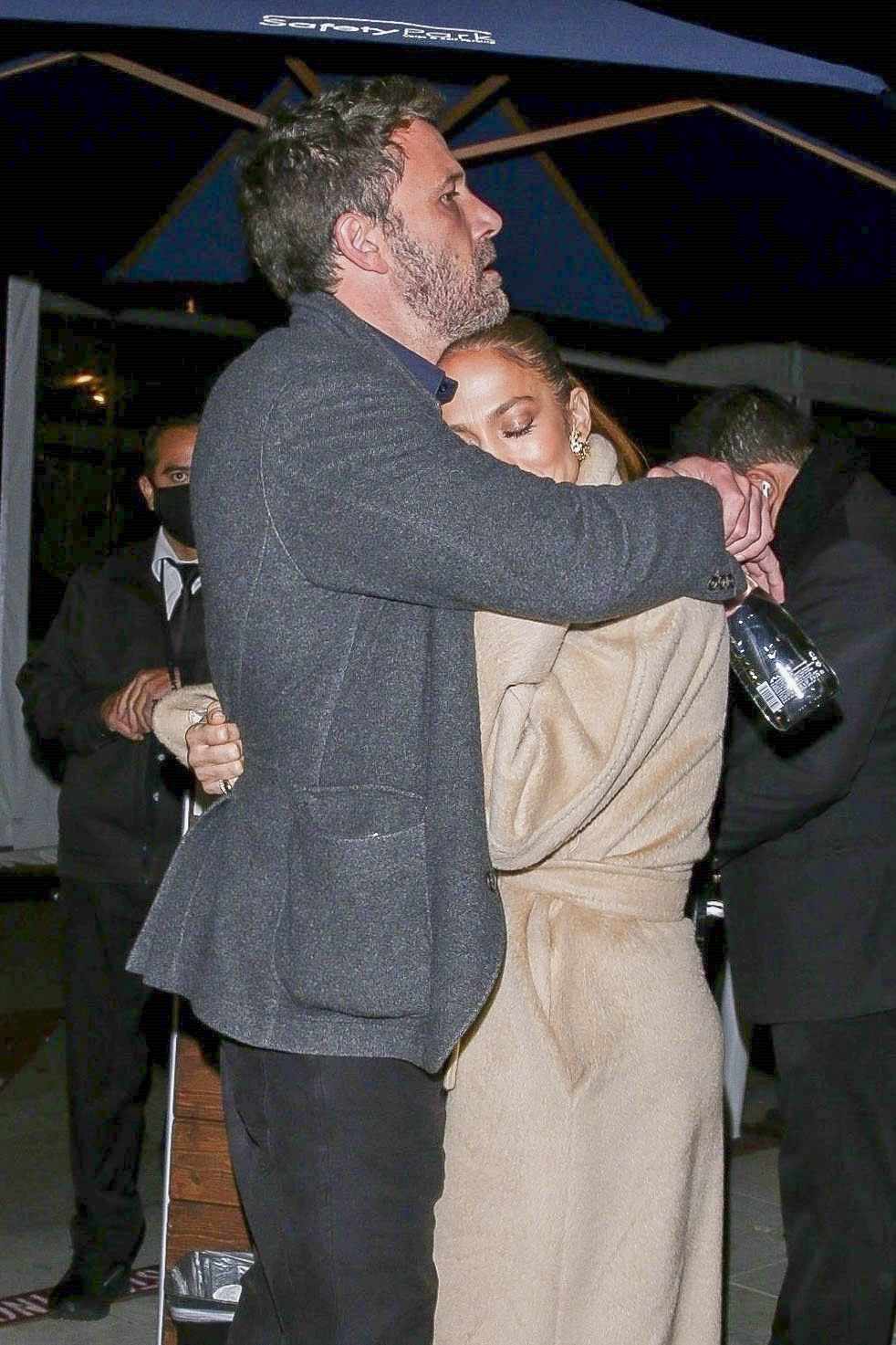 Jennifer Lopez & Ben Affleck Enjoy a Romantic Date in Beverly Hills
