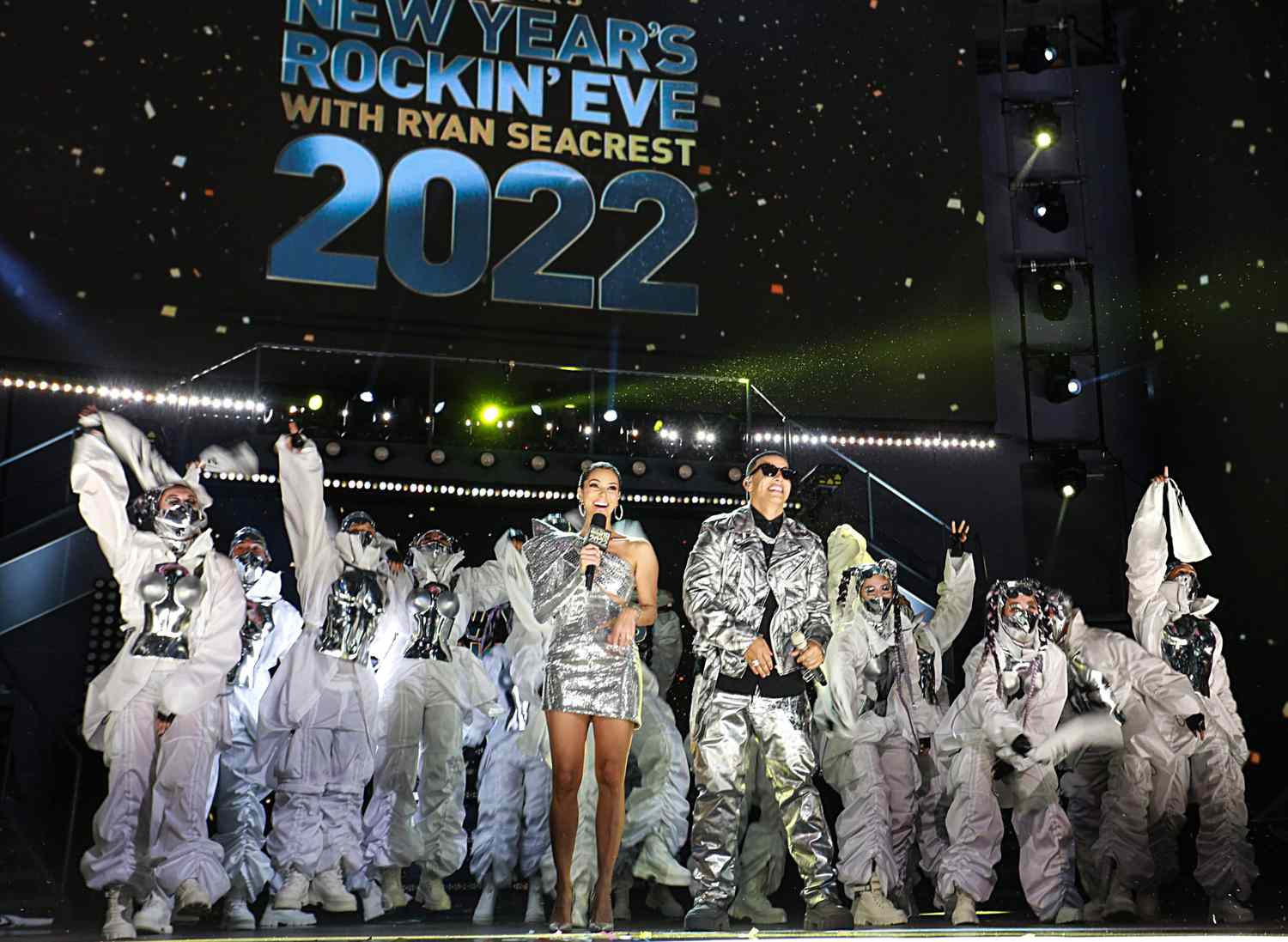 Daddy Yankee y Roselyn Sanchez dieron la bienvenida al 2022 en Puerto Rico durante la transmision de la vispera de Ano Nuevo de Dick ClarkGladys VegaGetty Images for Discover Puerto Rico