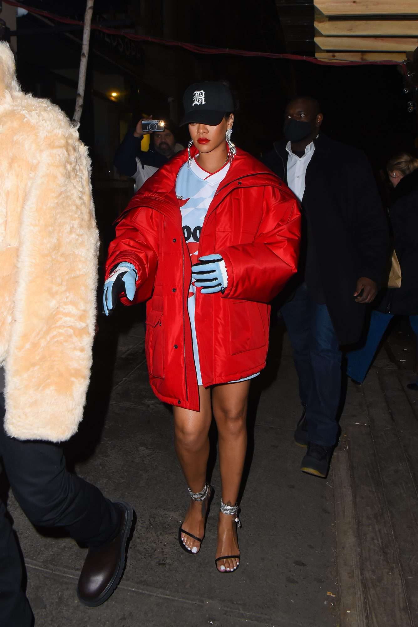 Rihanna looks para ocultar embarazo