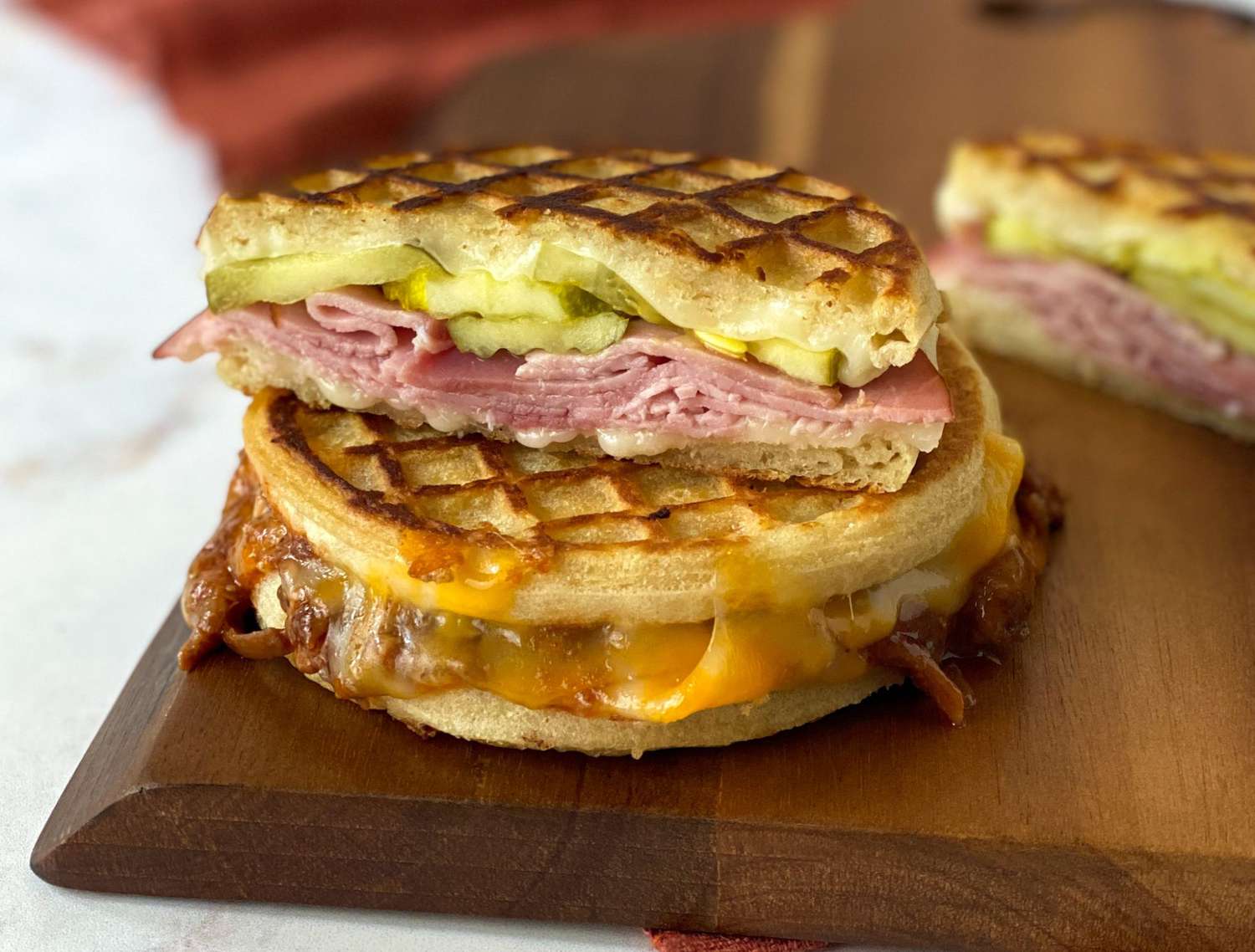 Sándwiches de queso y waffles a la parrilla ¡deliciosos! 