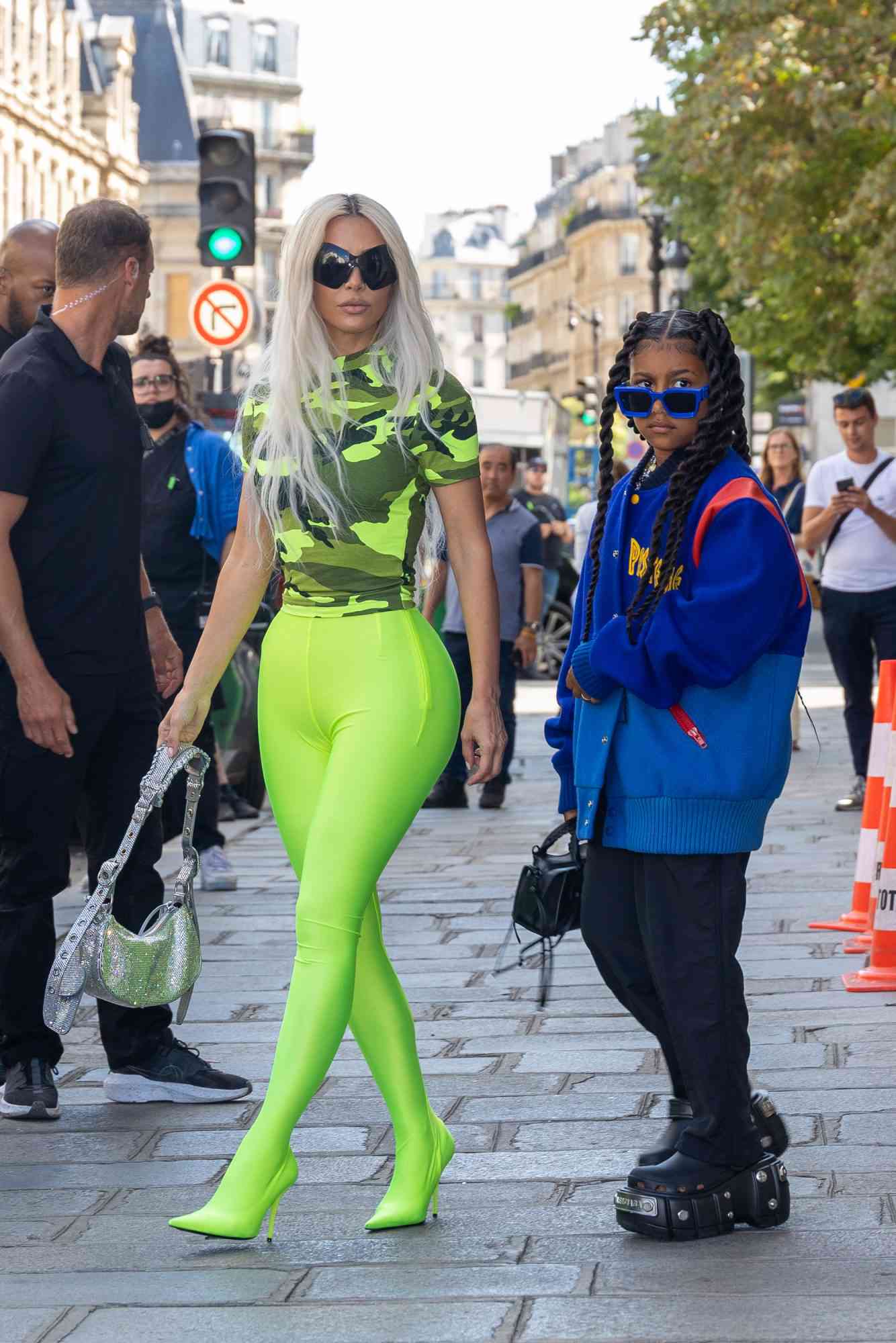 Kim Kardashian hija North West Paris Fashion Week Haute Couture Fall Winter 2022 2023 - Day Two