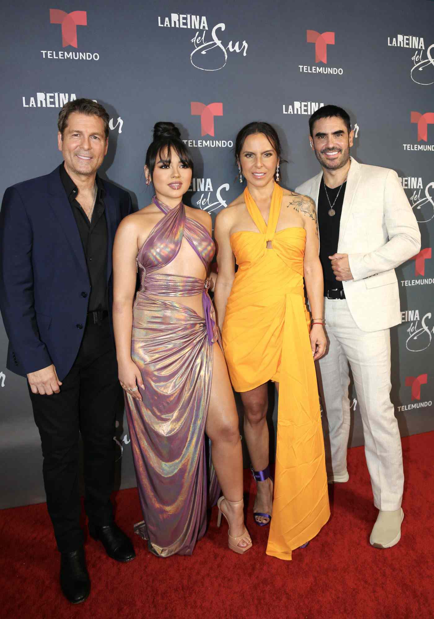 Kate del Castillo con Pepe Rapazote, Isabella Sierra y Linconln Palomeque en la premiere en Miami de la tercera temporada de "La Reina del Sur"