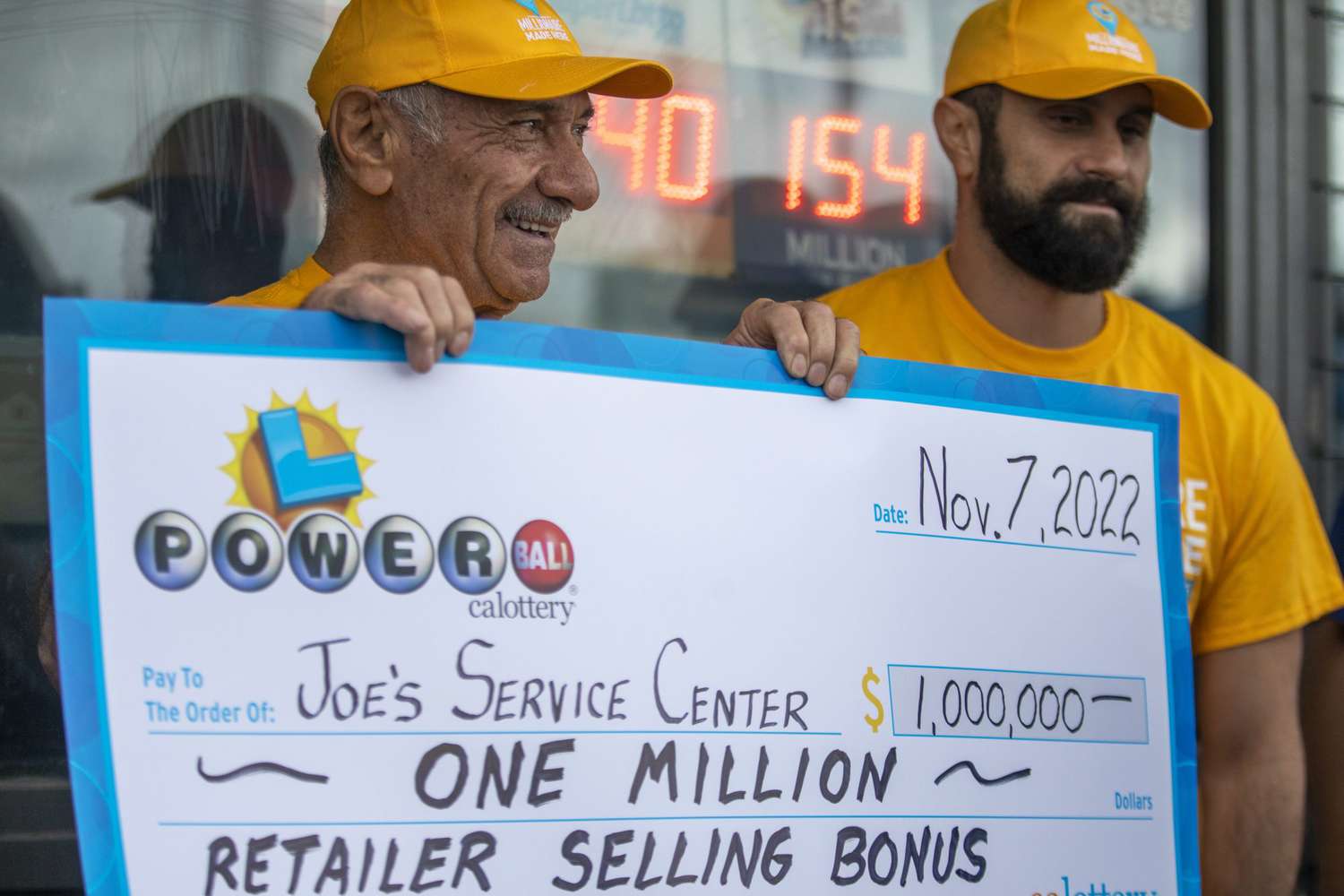 Powerball winner A single winning ticket for Monday night's delayed Powerball lottery drawing was sold in Altadena, with the jackpot worth a record-setting $2.04 billion, lottery officials confirmed today. California Lottery officials said the winning ticket was sold at J