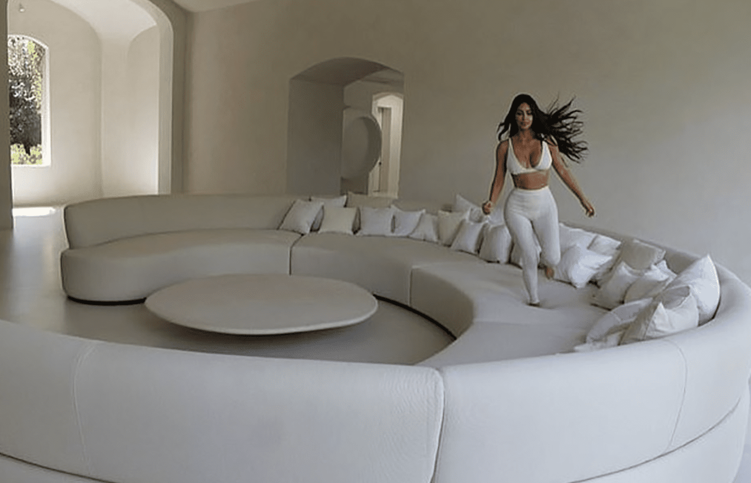 Kim Kardashian sala mansion