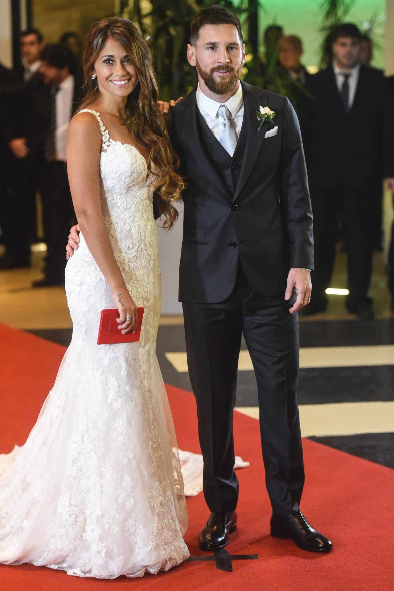 Everything You Need to Know About Lionel Messi's Wife Antonela | People en  Español