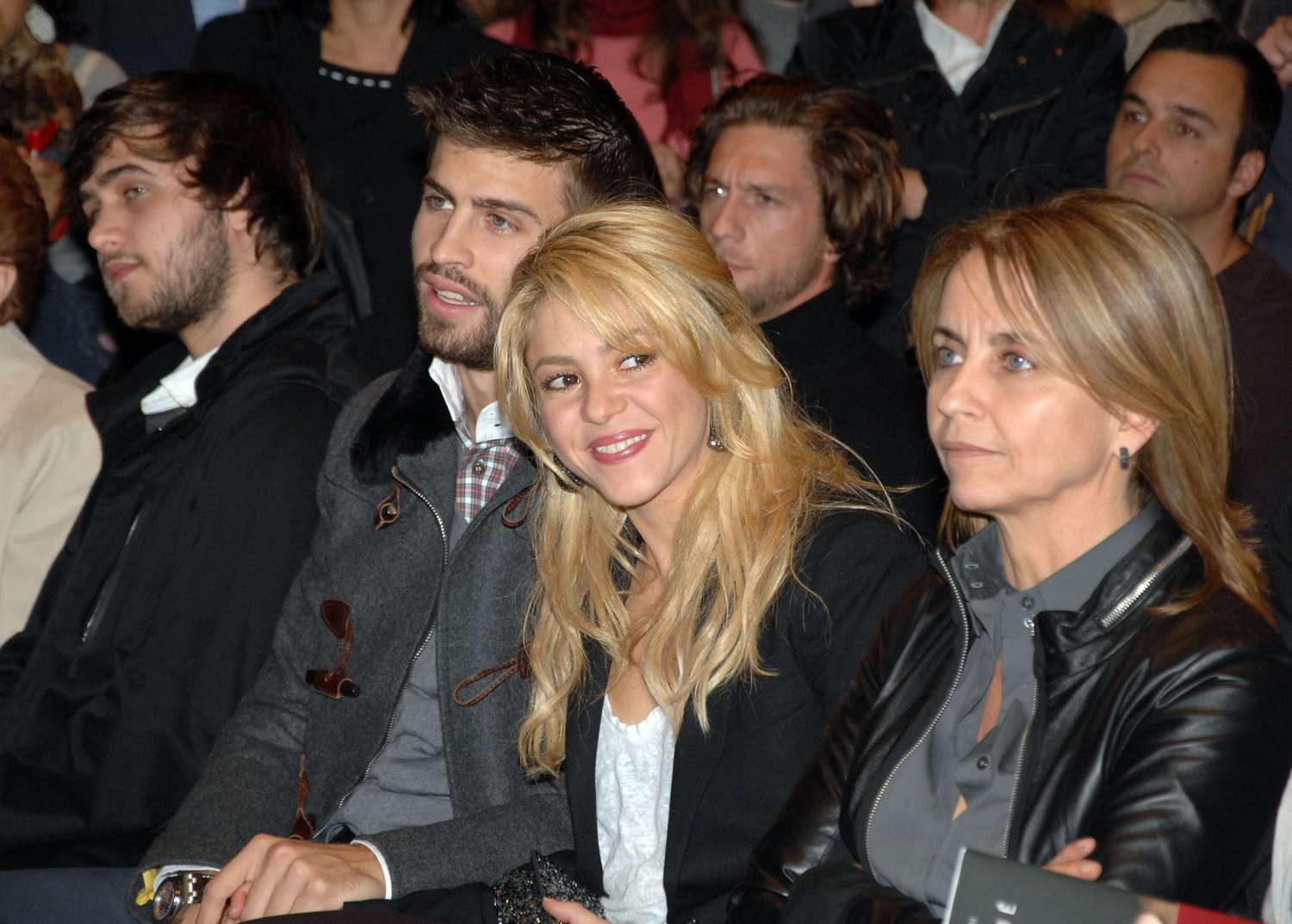 Gerard Pique, Shakira y Montserrat Bernabeu