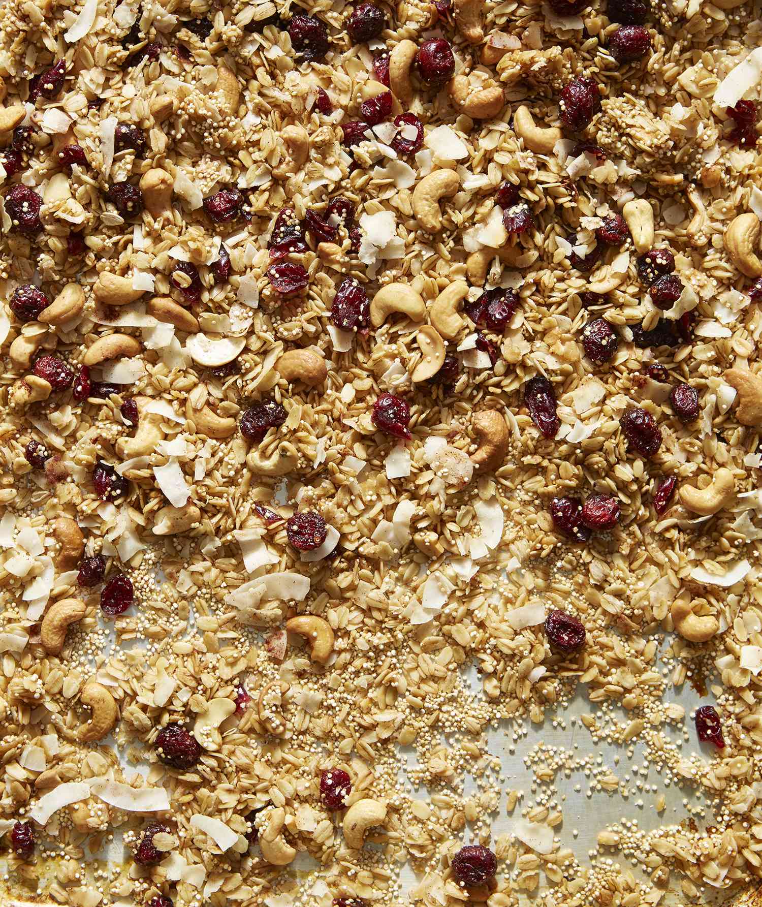 Spiced Quinoa-Oat Slow Cooker Granola 