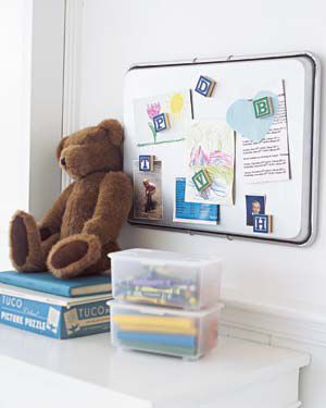 Baking sheet used as a magnetic bulletin board