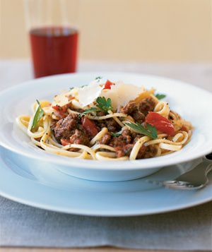 Linguine With Red Wine Bolognese Sauce 