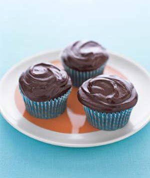 Secret-Ingredient Devil&rsquo;s Food Cupcakes 