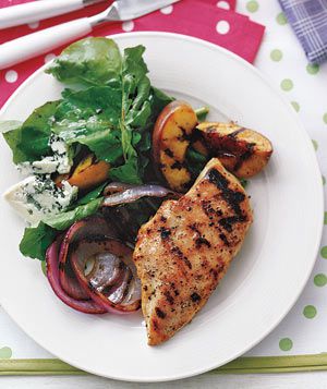 Chicken With Grilled Peaches and Arugula