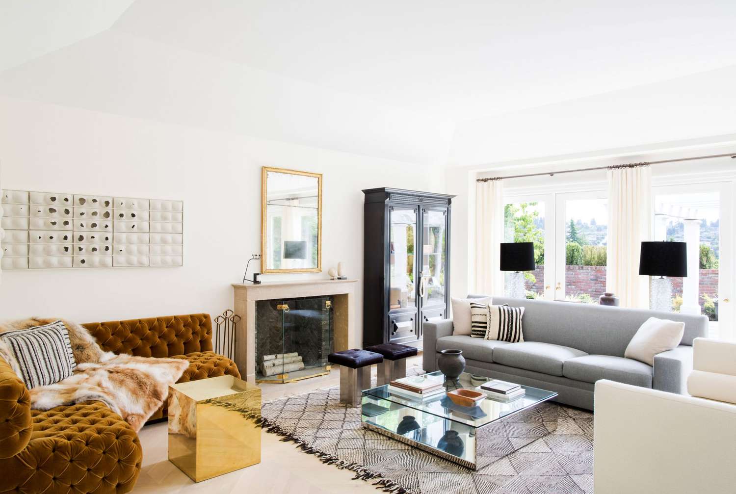 luxurious-living-room