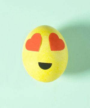 Smiling Face With Heart-Shaped Eyes Emoji Egg