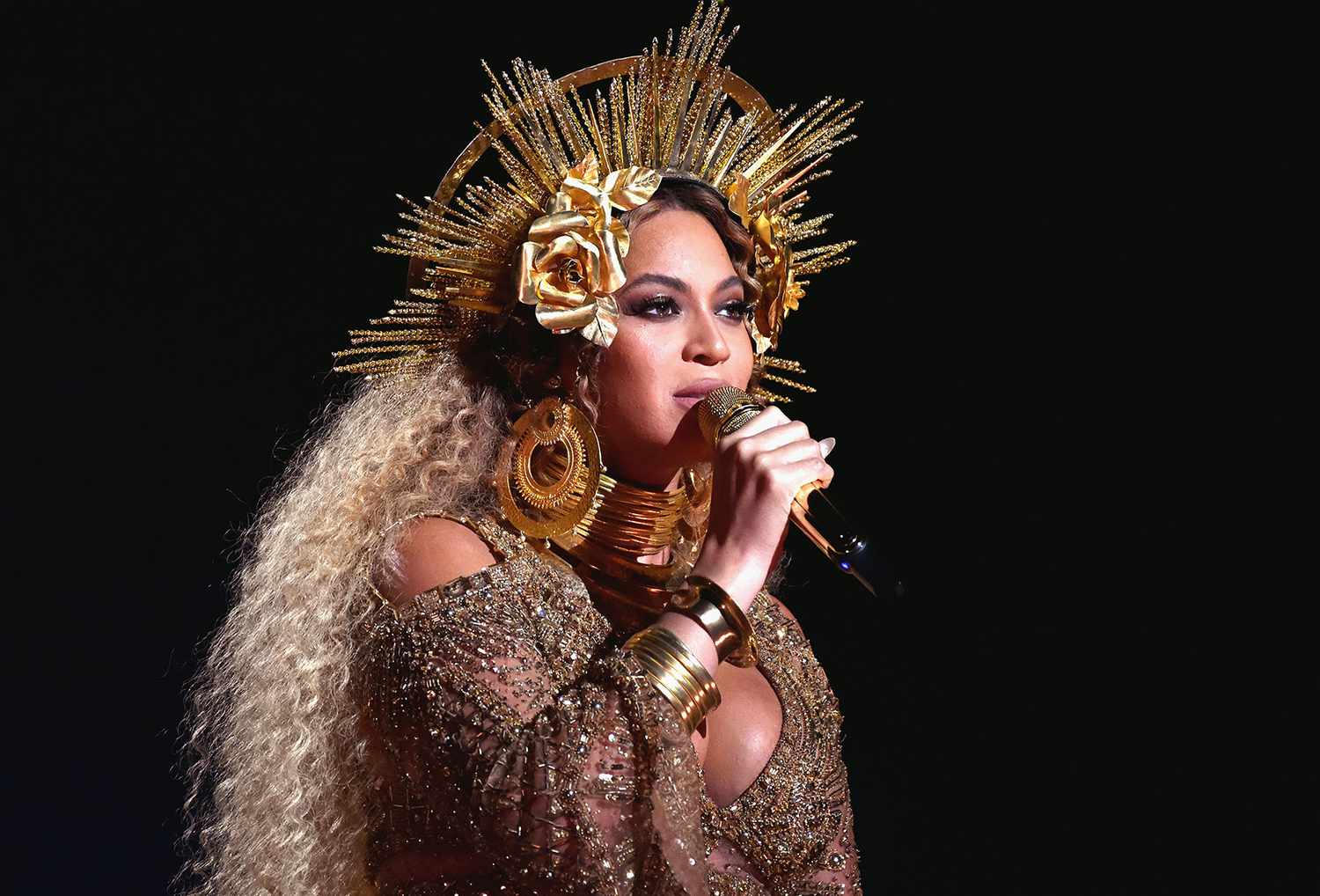 Beyonce at the 59th Grammy Awards Show