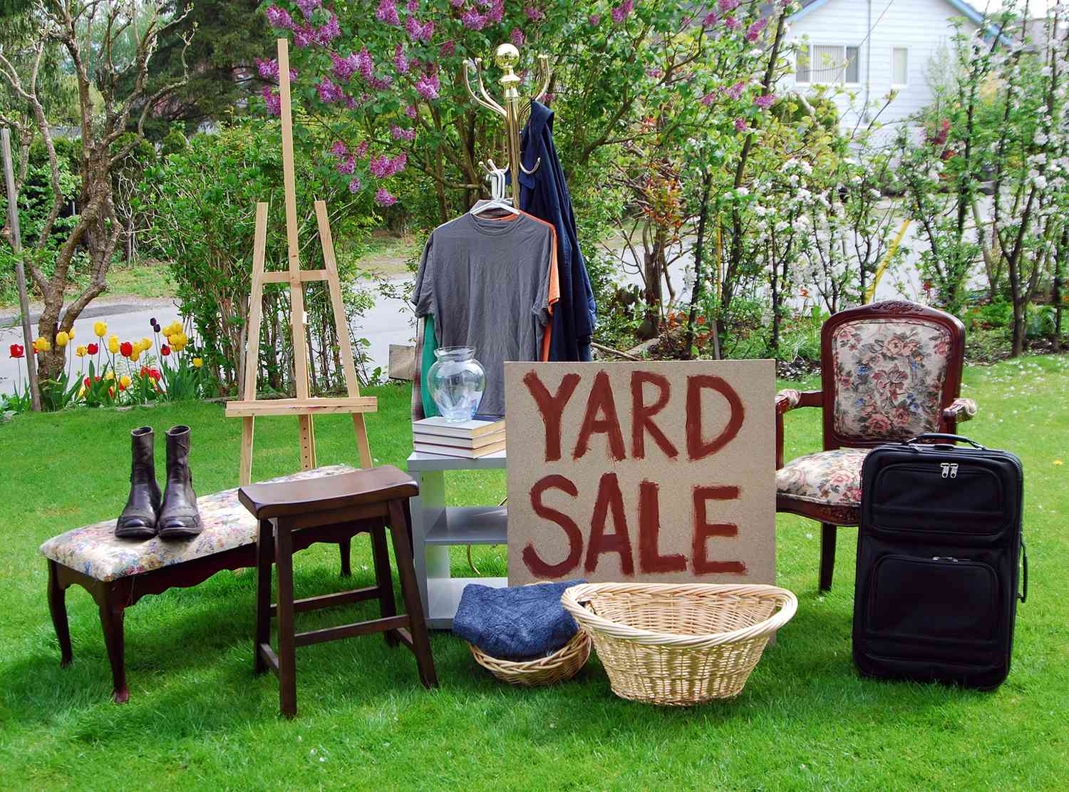 How to Score The Best Used Stuff at Yard Sales, Estate Sales, and Garage Sales | Real Simple