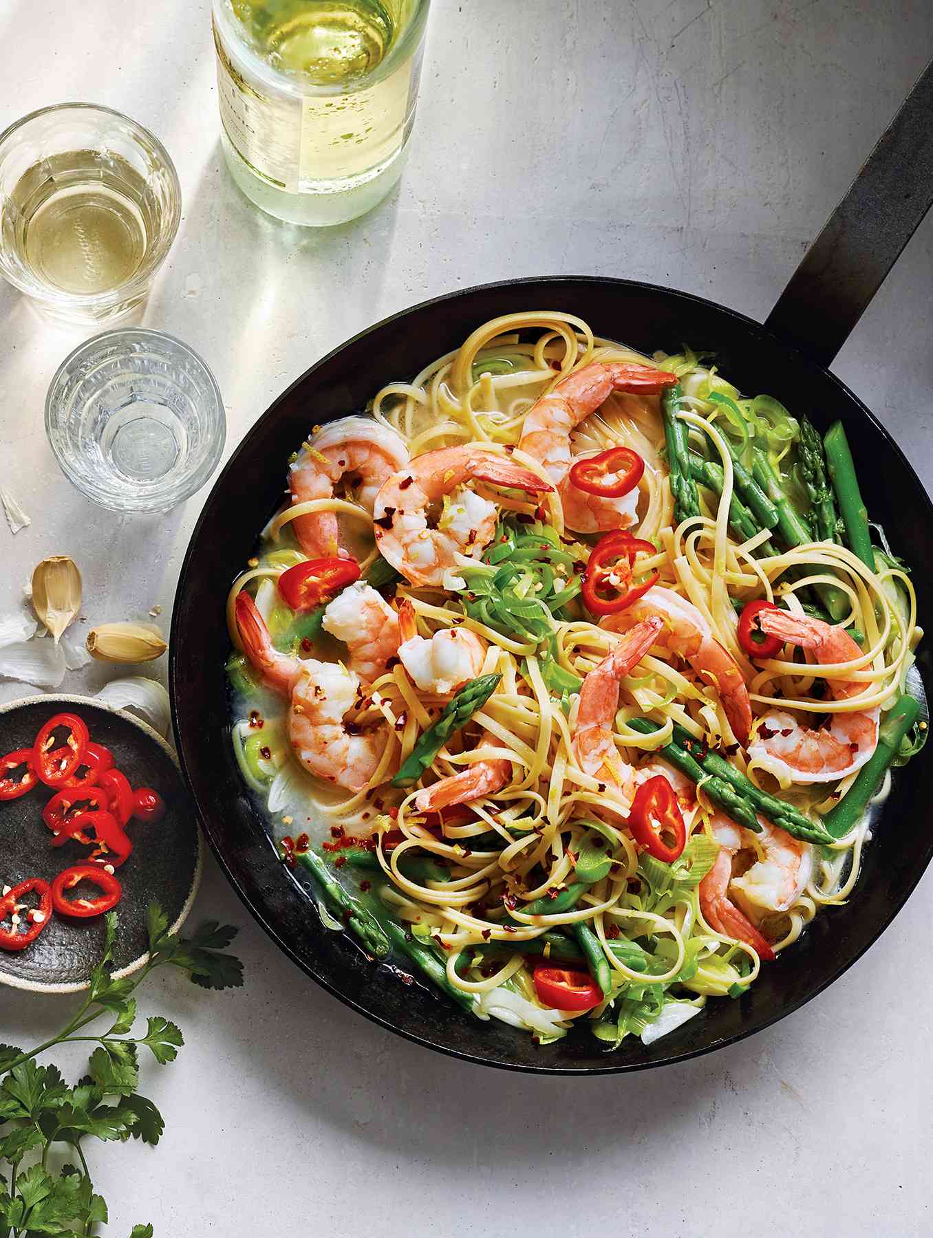 One-Pot Shrimp and Asparagus Fra Diavolo