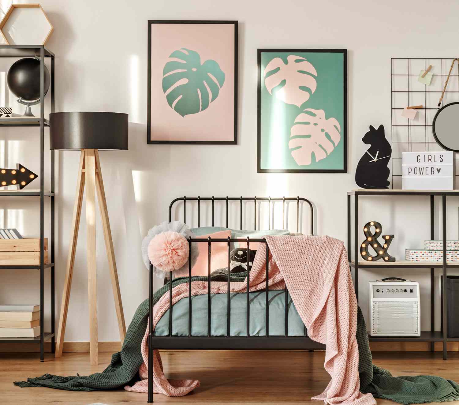 Dorm room ideas - decor, design, and organization