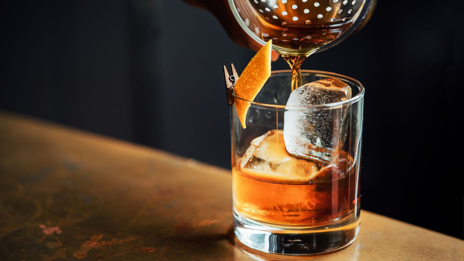 This Cozy Coffee Old Fashioned Cocktail Will Keep You Warm All Winter Long 