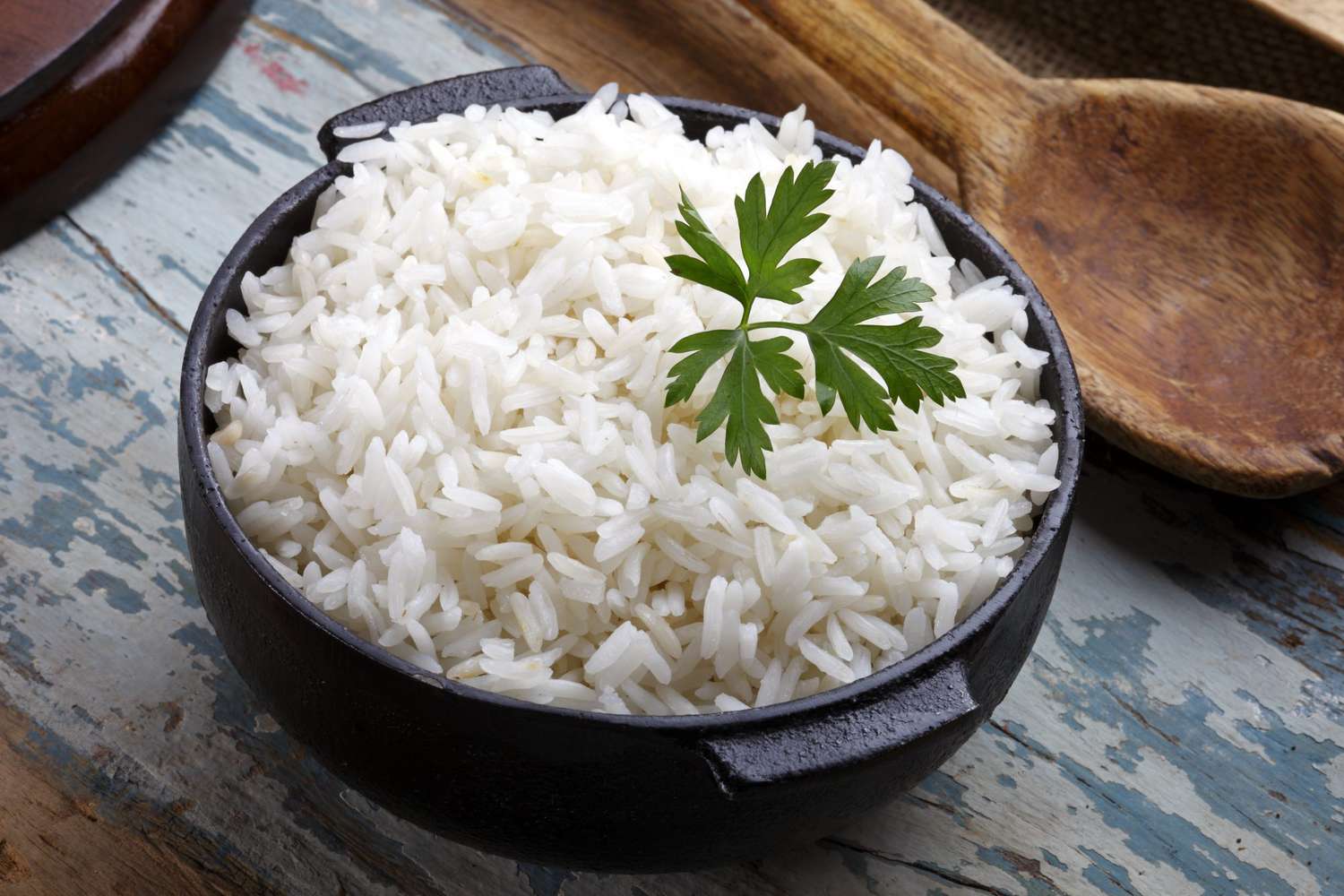 how-to-store-reheat-leftover-rice: white rice in a bowl